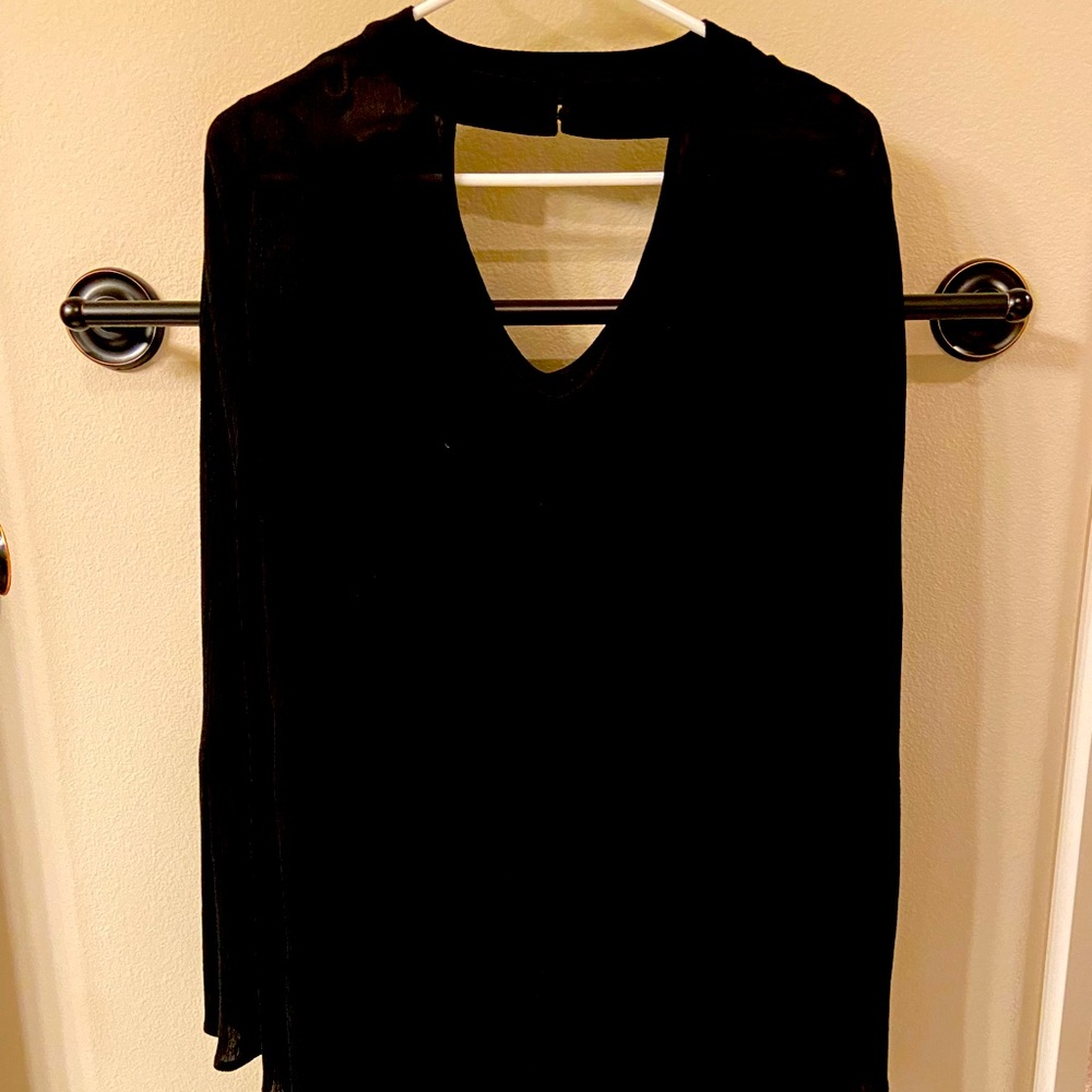 Cute black long sleeve dress with key whole back. Size XS. Mossimo.